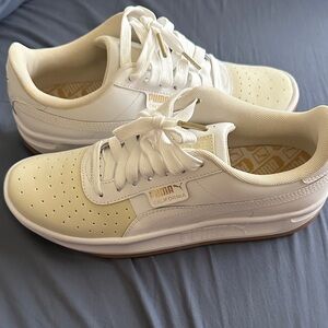 Puma California Woman’s  White and Cream Sneakers